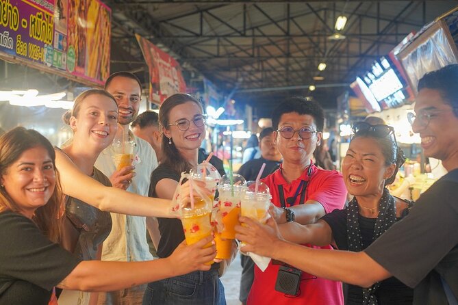 Bangkok Night Market Tour Dinner and Vintage Find - Talad Rot Fai Srinakarin: Retro Stalls and Vintage Finds (With Time to Roam)