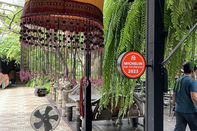 Bangkok Night Market Tour Dinner and Vintage Find - The Cozy Bar Finale: A Second Drink and Snacks to Close the Loop