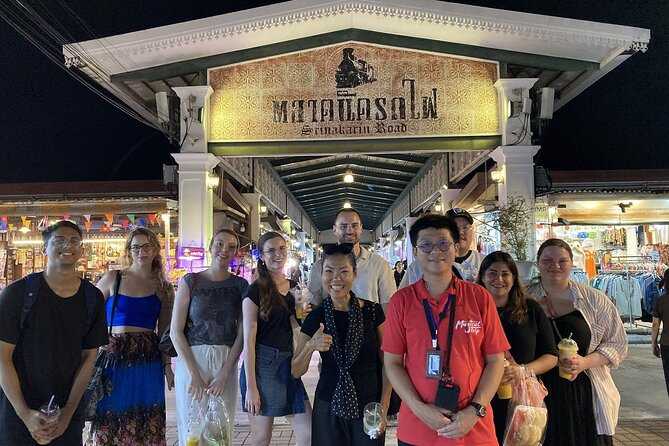 Bangkok Night Market Tour Dinner and Vintage Find - Michelin-Recognized Dinner: Som Tum Meets Tom Yum Goong