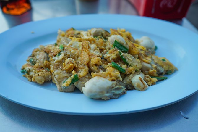Bangkok Night Michelin Foodie Tour in Chinatown with 15+ tastings - Chinatown Reality Check: Crowds, Seafood Notes, and Noise