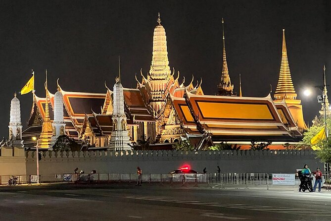 Bangkok Night Tour: Food, Temple & Tuk Tuk - Getting to the start: Wongwian Yai area and an easy end near MRT