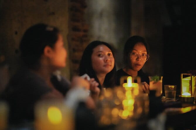 Bangkok Night Tour : Perfect Strangers - Wat Prayurawongsawas: the UNESCO Sao Kru Chedi Pagoda moment