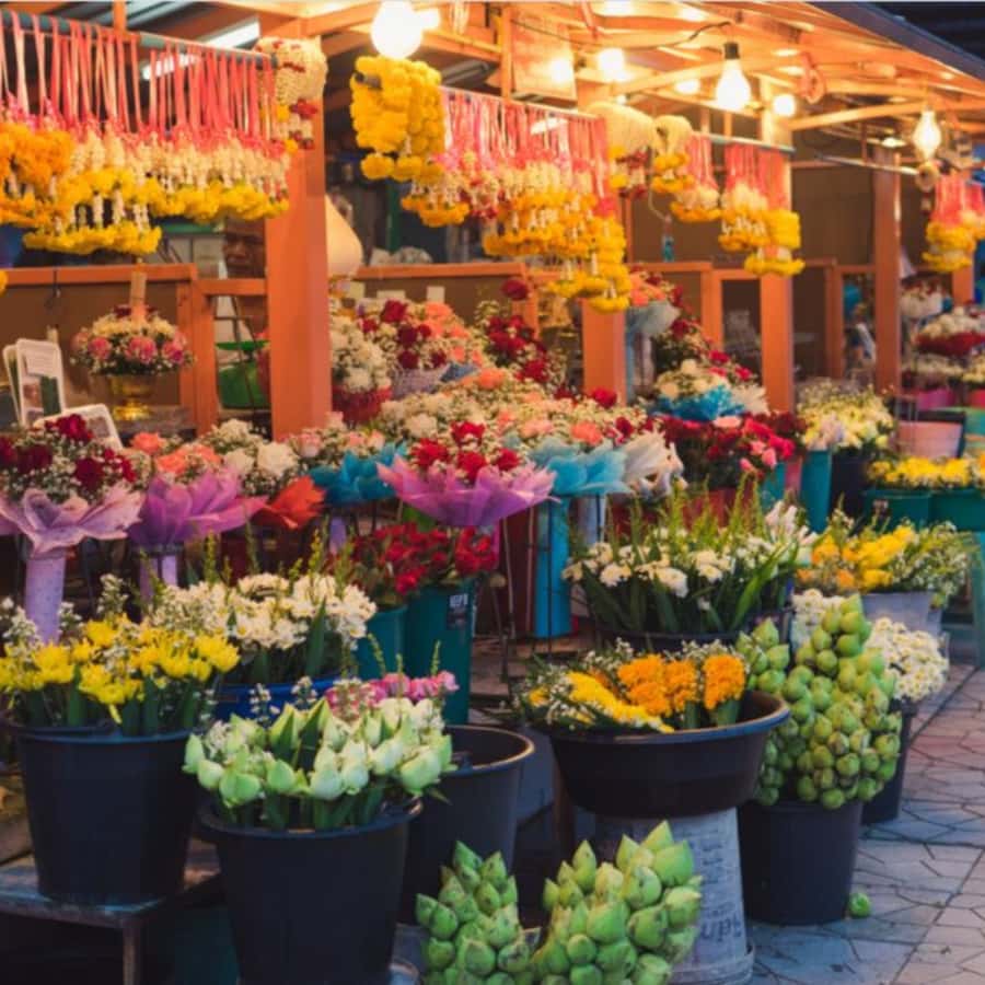 Bangkok Night Tuk Tuk: Private Tour of Markets & Landmarks - Khao San Road finale: live music, performers, and late-night browsing