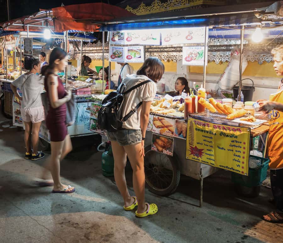 Bangkok Night Tuk Tuk: Private Tour of Markets & Landmarks - Grand Palace and Wat Arun at night: exterior views you’ll actually use