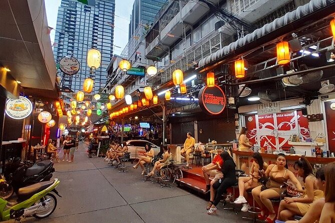 Bangkok nightlife’s secrets… - Food, water, and the non-alcohol rule (why that’s actually helpful)
