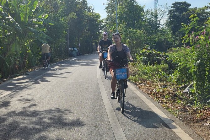 Bangkok Oasis Breezy Bike Tour - Weekend and public holiday extras: Thai market + 20-minute foot massage