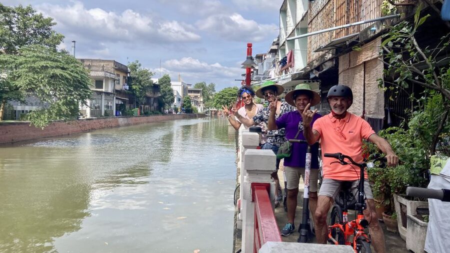 Bangkok : Old City Guided E-Scooter &/or Bike Tour - Fort Views at Phra Sumen and the Bridge Ride Over to the River
