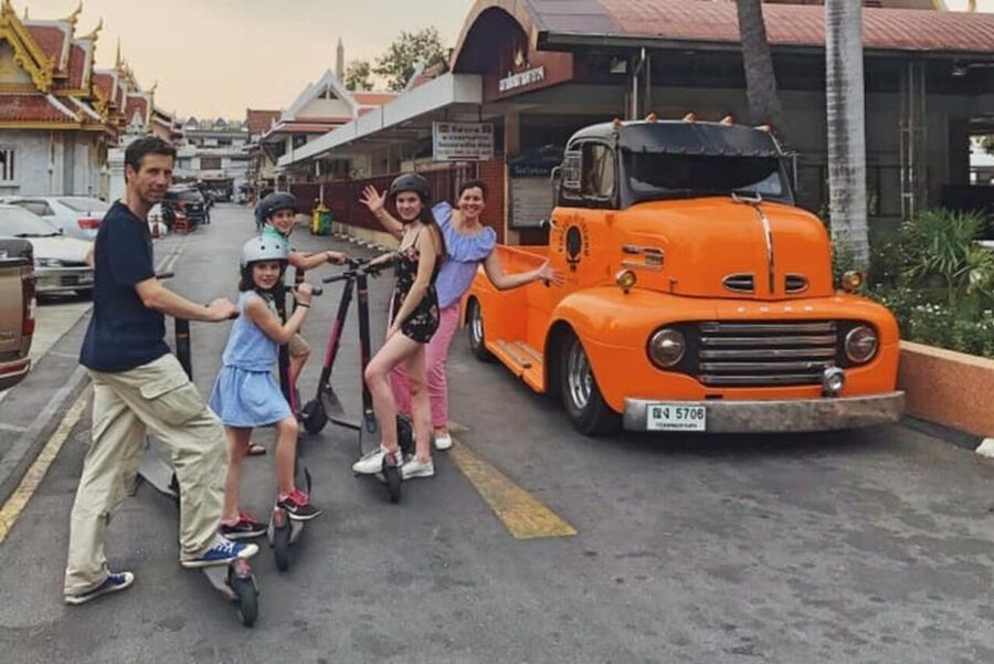 Bangkok : Old City Guided E-Scooter &/or Bike Tour - Wat Chana Songkhram and the Walk Breaks That Add Meaning