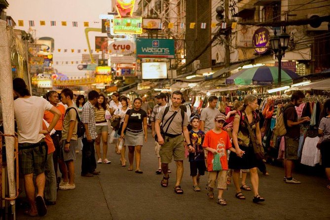 Bangkok Old Town: Day and Night Tour - Wat Pho: the reclining Buddha stop that rewards a slower pace