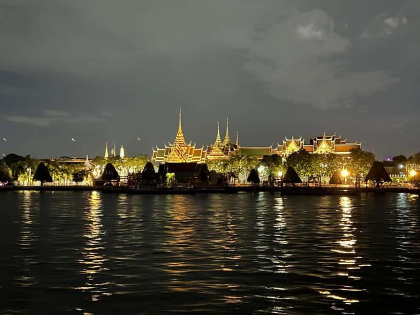 Bangkok: Opulence Luxury River Dinner Cruise - Comfort and seating: general admission vs. real-world table order