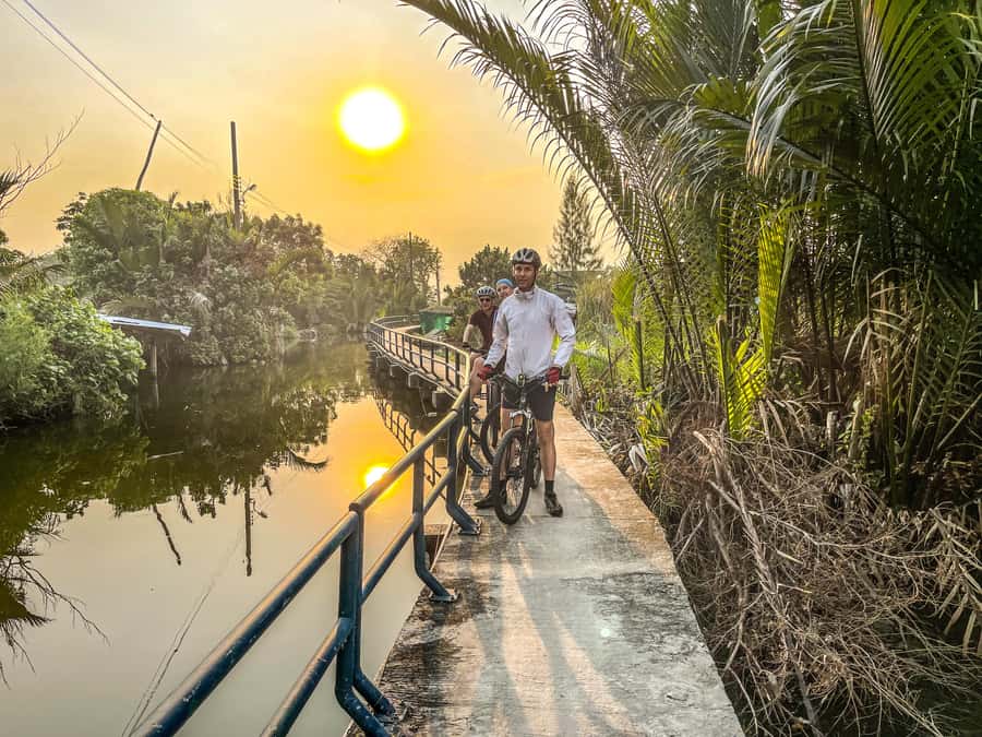 Bangkok Paradise Bicycle & Boat Tour - What Bangkok Paradise Gets Right: Bike + Boat, Not Just Sightseeing