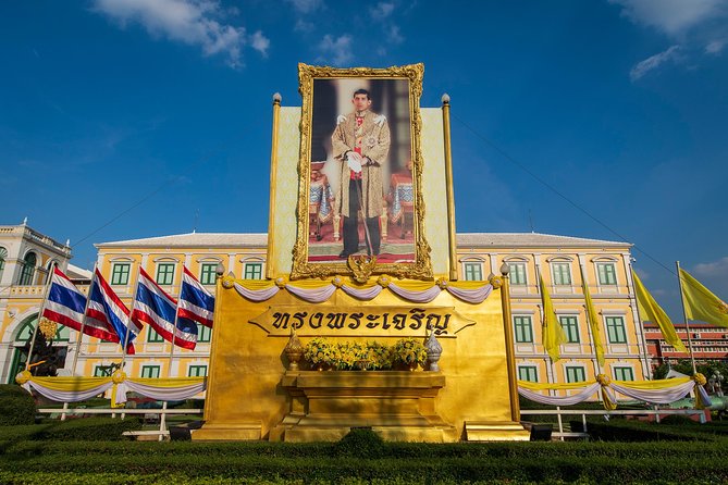 Bangkok Photography Masterclass - Private Photography Lesson - Train Night Market Ratchada and Night Markets: Shooting Under Real-Life Lights