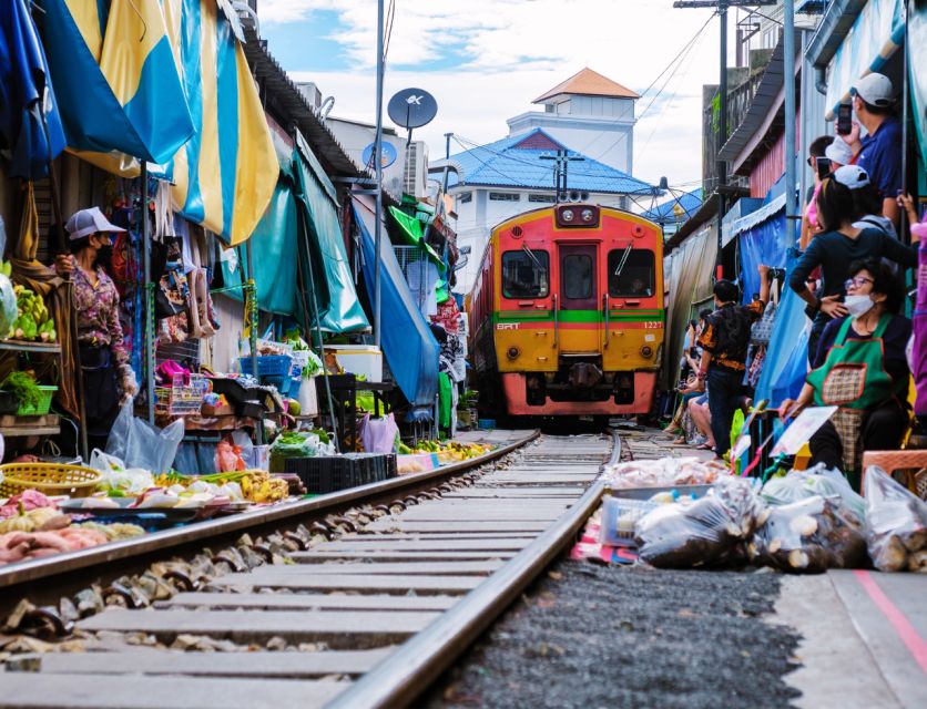 Bangkok: Private Damnoen Saduak Floating & Train Market Tour - The guide makes the difference: seeing more than you would alone