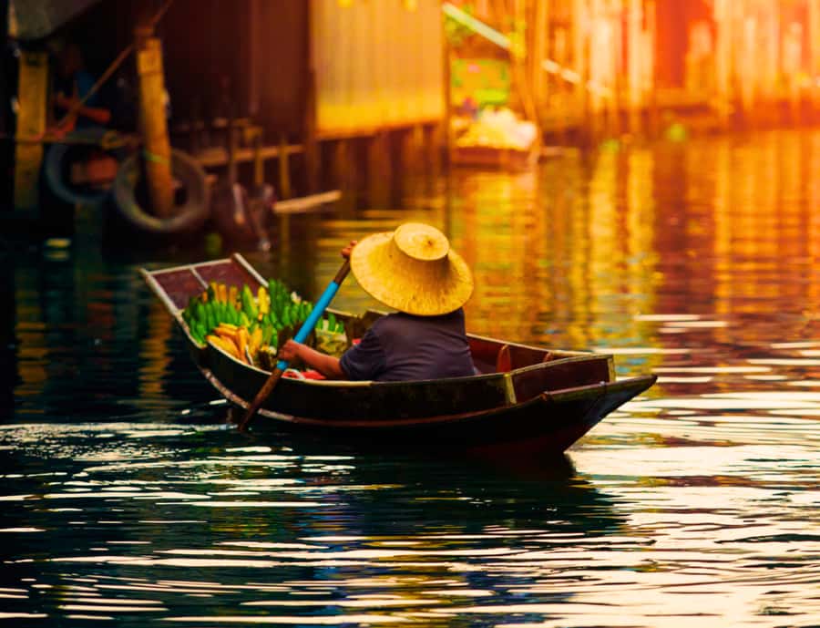Bangkok: Private Damnoen Saduak Floating & Train Market Tour - Damnoen Saduak Floating Market by long-tail boat