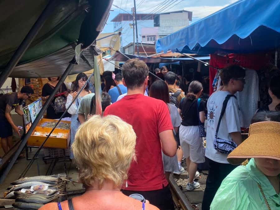 Bangkok: Private Damnoen Saduak Floating & Train Market Tour - What to bring (so the day stays comfortable)