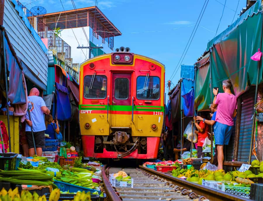 Bangkok: Private Damnoen Saduak Floating & Train Market Tour - What you’re paying for (and what makes it good value)