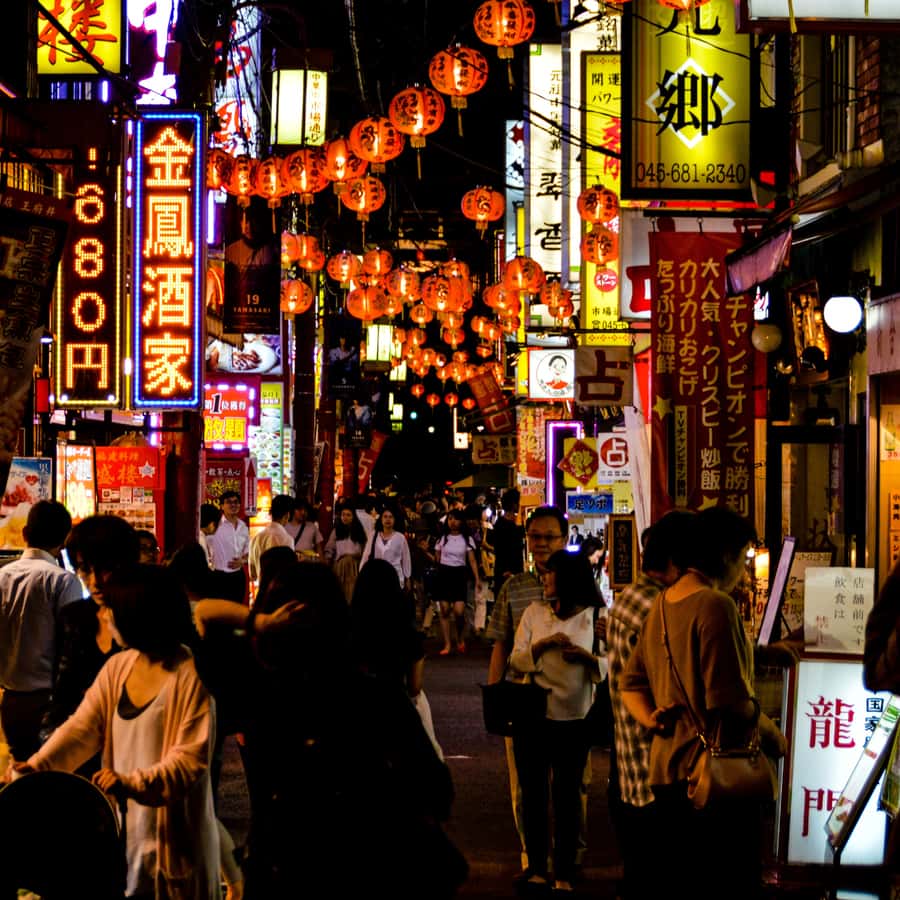 Bangkok: Private Old Quarter, Night Street Market, Temples - Holy Rosary Church, Rong Kueak, and Kuan Yim Shrine: Places Where Faith Shows Up Daily
