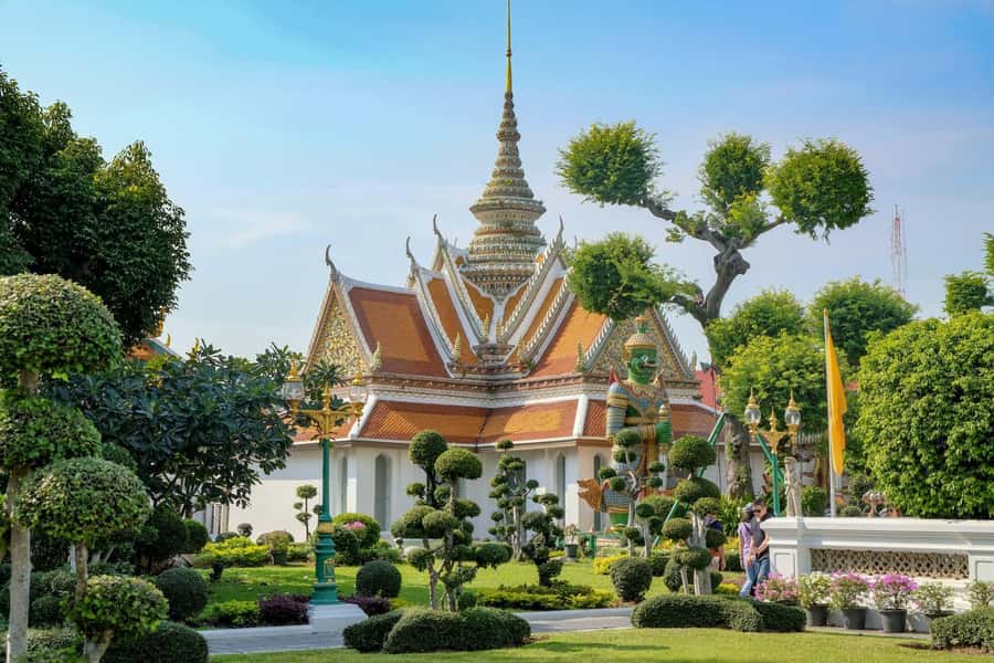Bangkok: Private Temple City Grand Palace, Wat Pho, Wat Arun - Wat Arun: making your hour count at the unique pagoda