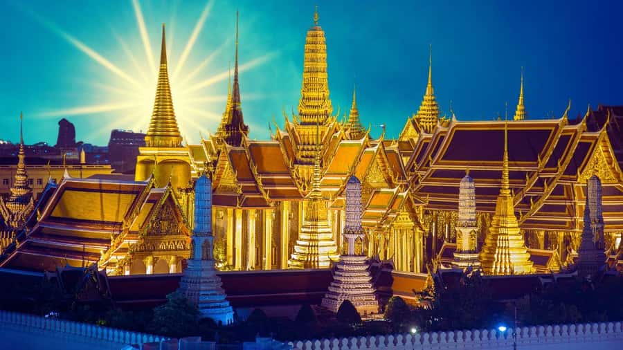 Bangkok: Private Tour Grand Palace, Wat Pho, and Wat Arun - Wat Pho’s Reclining Buddha: the stop that explains the culture