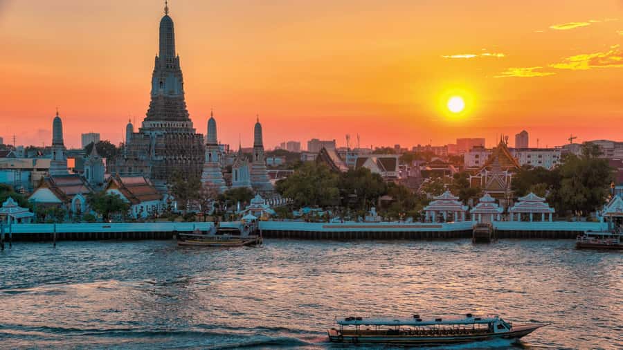 Bangkok: Private Tour Grand Palace, Wat Pho, and Wat Arun - Wat Arun after the river ride: the views you can’t fake