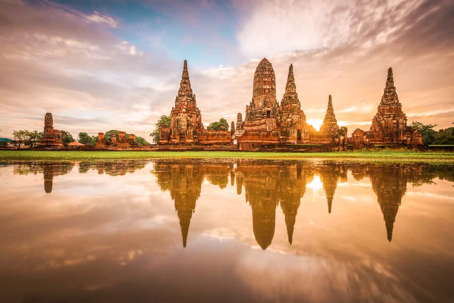 Bangkok: Private Trip to Ayutthaya Temples & Night Market - Finishing at a Thai Night Market: Wander Time With a Purpose