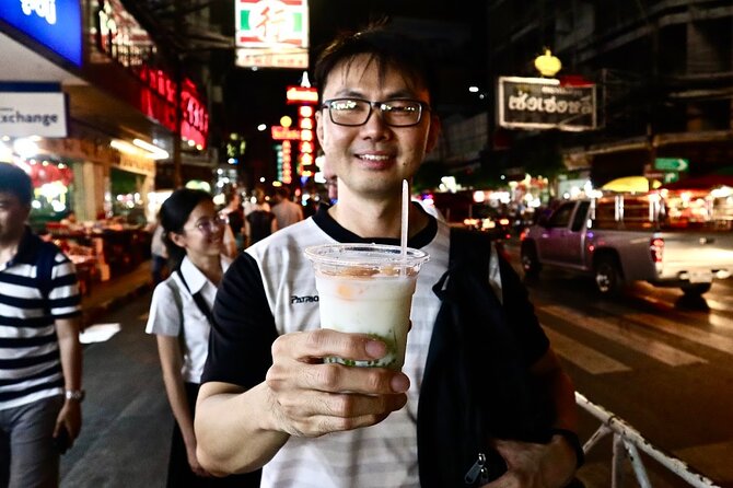 Bangkok Private Walking Food Tour with 10+ Tastings in Chinatown - Monday vs Tuesday–Sunday: the menu differences that change your planning