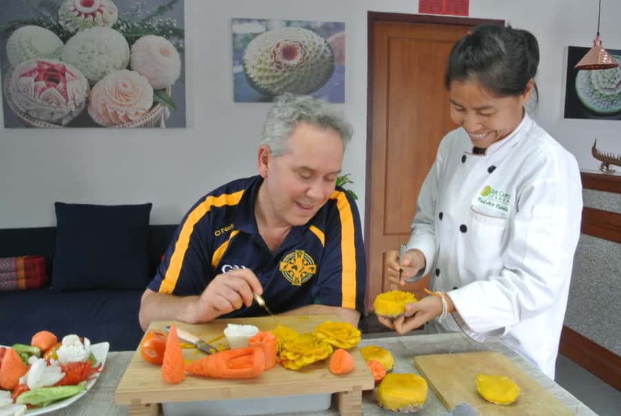 Bangkok: Professional Thai Fruit and Vegetable Carving Class - A low-key pace with snacks, light refreshments, and comfort