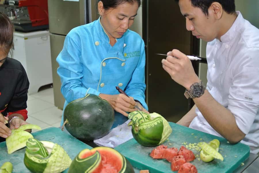 Bangkok: Professional Thai Fruit and Vegetable Carving Class - Price and value: is $87 per person fair?