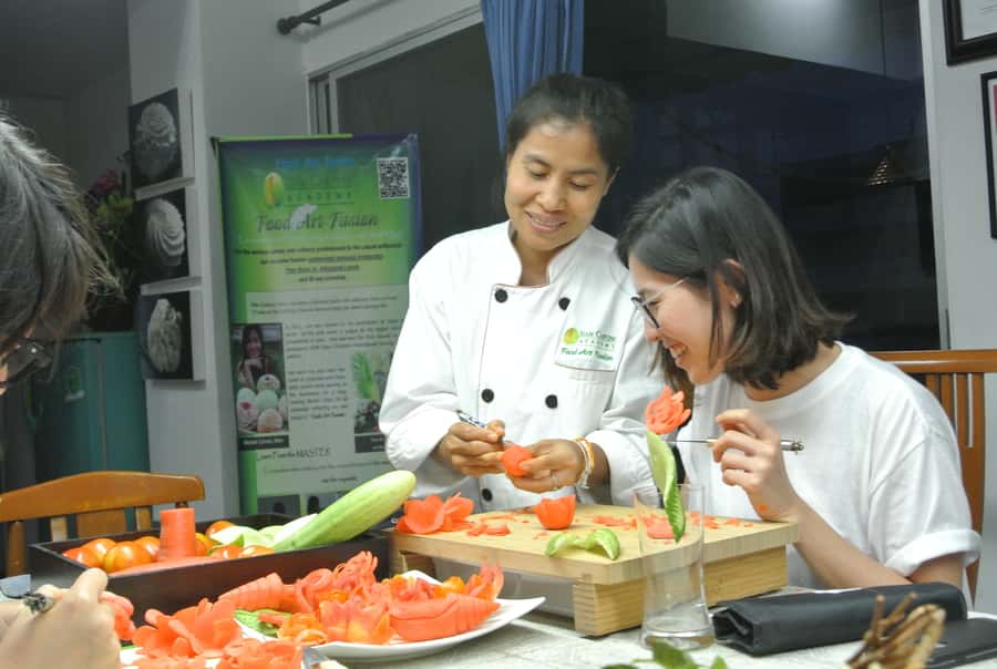 Bangkok: Professional Thai Fruit and Vegetable Carving Class - Meet the Thai instructors behind the patterns: Mrs. Wan and Miss Laong