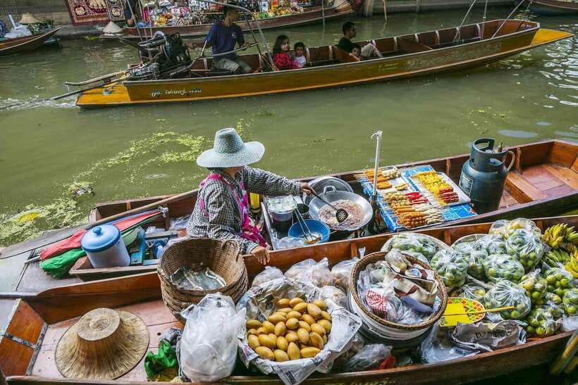 Bangkok: Railway and Floating Market Tour with Dragon Temple - The day’s rhythm: how the 450 minutes actually play out