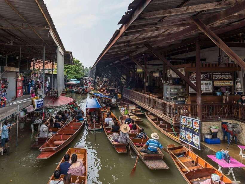 Bangkok: Railway and Floating Market Tour with Dragon Temple - Maeklong Railway Market: watching the stalls react to the train