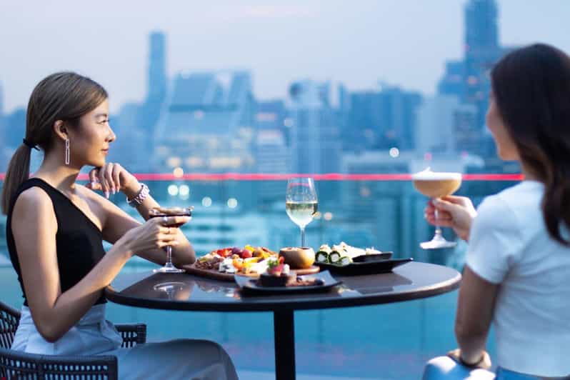 Bangkok: RedSquare Rooftop Bar at Novotel Sukhumvit 4 - The 90-minute flow: what happens during your timed session
