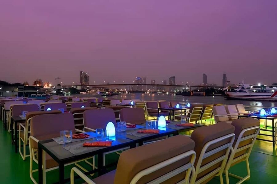 Bangkok: Royal Princess Cruise with Buffet Dinner & Show - Live music: band entertainment and how it fits the evening