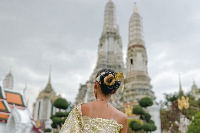 Bangkok's Best: City Highlights & Floating Market Private Tour - Wat Pho and Wat Arun: Reclining Buddha plus a riverfront photo win