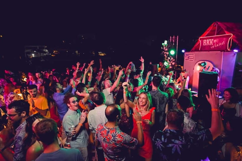 Bangkok's Best Party Boat - The Simple Itinerary: One Pier, One River Loop