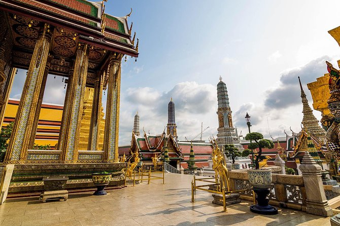Bangkok's Grand Palace Complex and Wat Phra Kaew Tour - Hotel Pickup to Chinatown: A Smart Start Before the Crowds