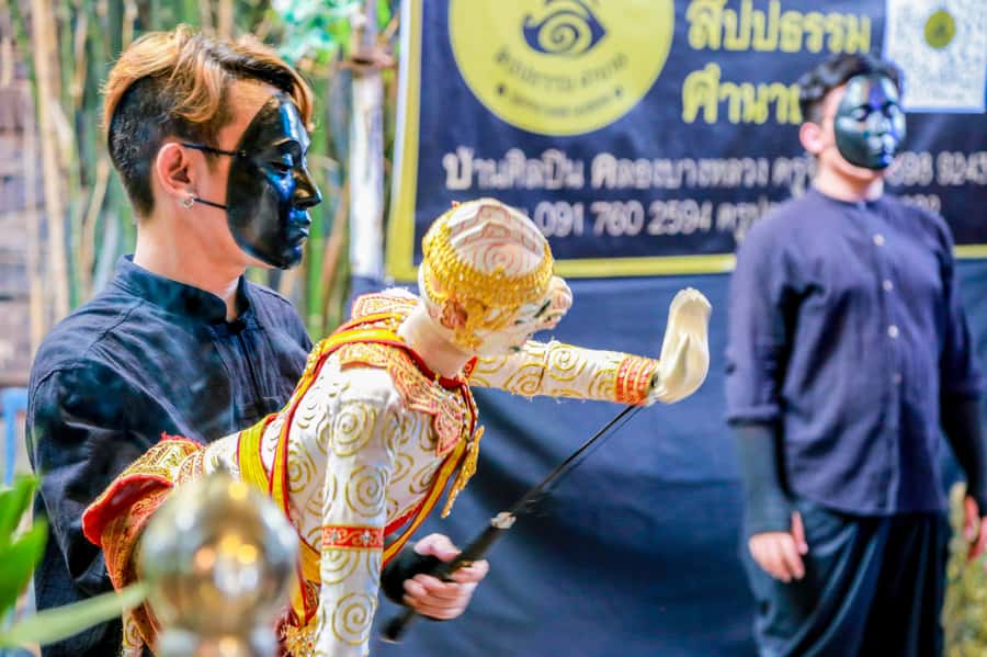 Bangkok’s Past with Local Taste Tour by Bike and Boat - Wat Hong Rattanaram and Taksin’s Shrine