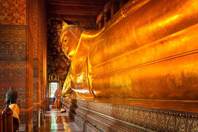 Bangkok’s Three Iconic Temples: Wat Traimit, Wat Pho & Wat Arun - Wat Traimit: The Solid Gold Buddha in Chinatown
