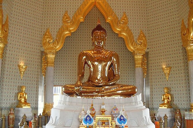 Bangkok’s Three Iconic Temples: Wat Traimit, Wat Pho & Wat Arun - The Guide Makes or Breaks the Day