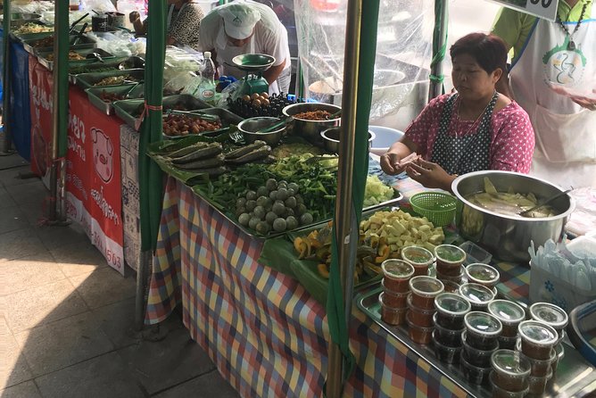 Bangkok's Wireless Road: A Self-Guided Audio Tour - Trimurti shrine: Hindu symbolism you can spot while walking