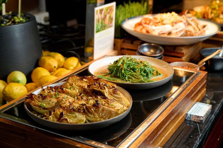 Bangkok: Saturday Dinner Buffet at W Bangkok - How the Buffet Night Feels in Real Life: Atmosphere and Service