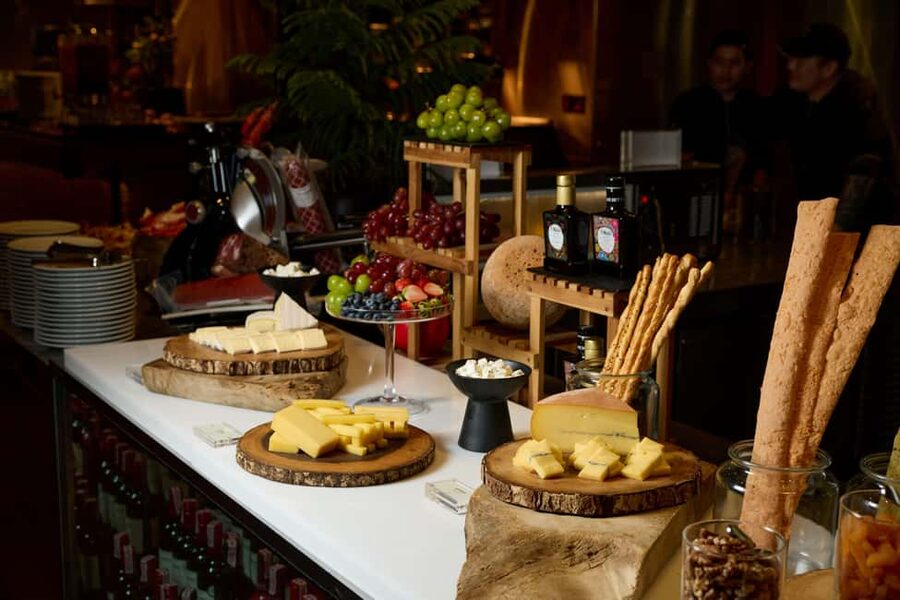 Bangkok: Saturday Dinner Buffet at W Bangkok - Who This Buffet Is Best For