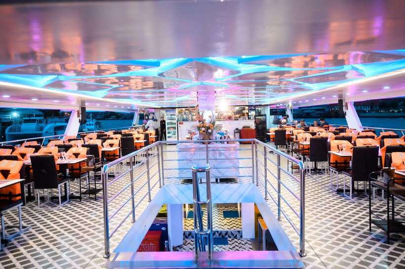 Bangkok: Smile Riverside Dinner Cruise - Price and Value: Is $28 Worth It for Bangkok at Night?