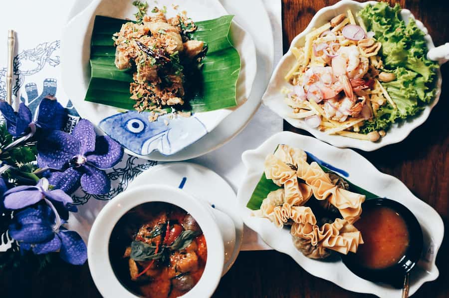 Bangkok: Street Art and Street Food Walking Tour - Klong San Market and the first Thai flavors you’ll trust