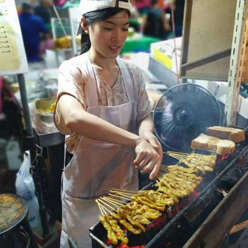 Bangkok: Street Food Tasting Tour at Night - The 150-Minute Route: How Six Tasting Stops Usually Work