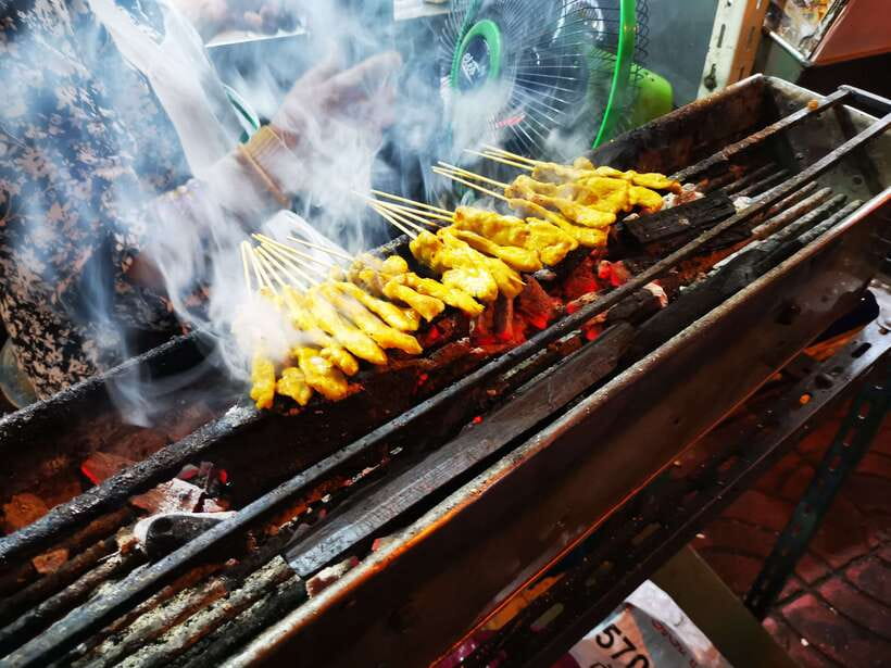 Bangkok: Street Food Tasting Tour at Night - What the Guide Actually Adds (Not Just Food, But Meaning)