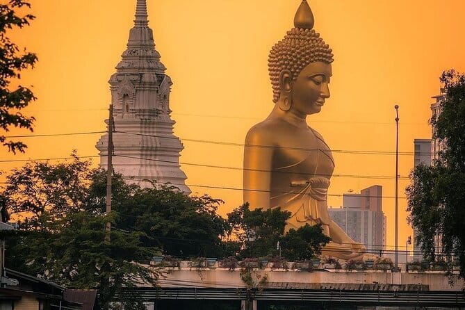 Bangkok : Sunset Food tour by Tuk Tuk boat with big Buddha view - Meeting at Phra Sumen Fort: Starting Where the River Makes Sense