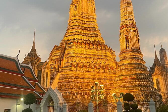 Bangkok : Sunset Food tour by Tuk Tuk boat with big Buddha view - How the Tuk-Tuk Night Drive Works With the Boat Cruisers