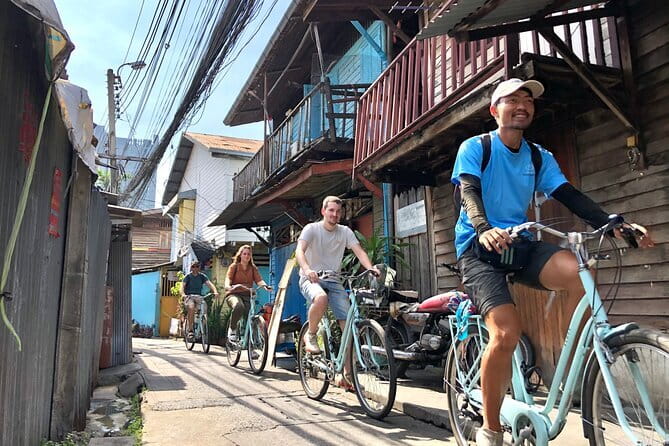 Bangkok Sunset Ride - Pak Khlong Talad flower market: the colorful finish