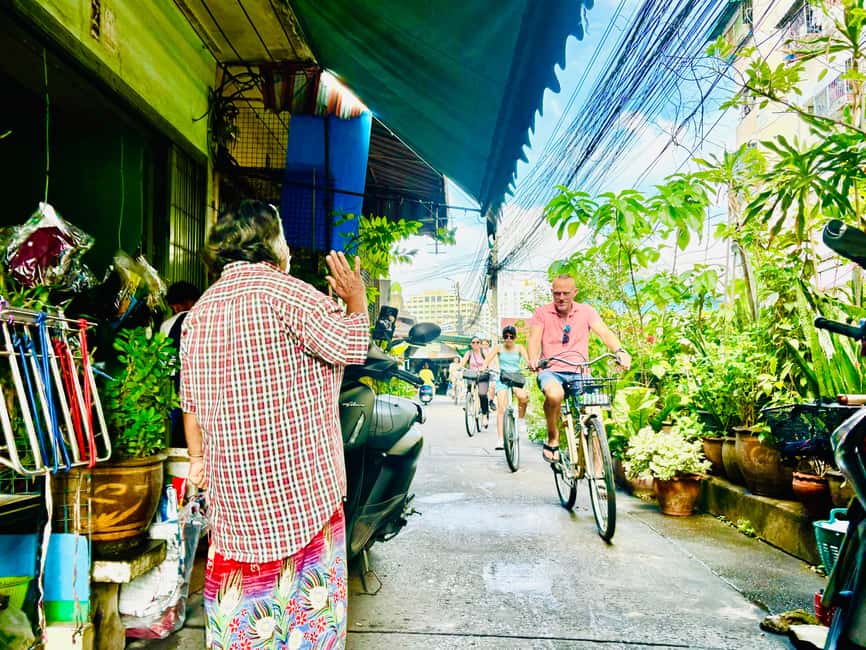Bangkok: Temples, Canals & Local Life Bike Tour - Cycling conditions in Bangkok: what easy really means on this route